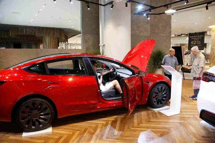 Tesla novità tutti in estasi