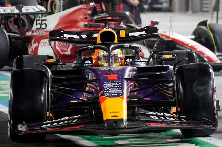 Max Verstappen punta al quarto mondiale