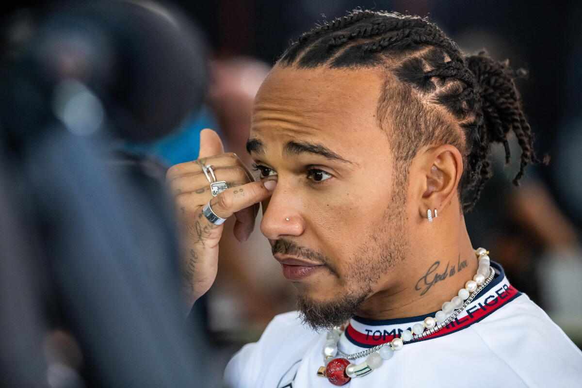 Hamilton tegola per la Ferrari