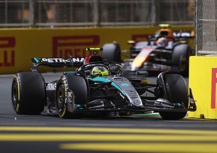 Lewis Hamilton chiamato a reagire