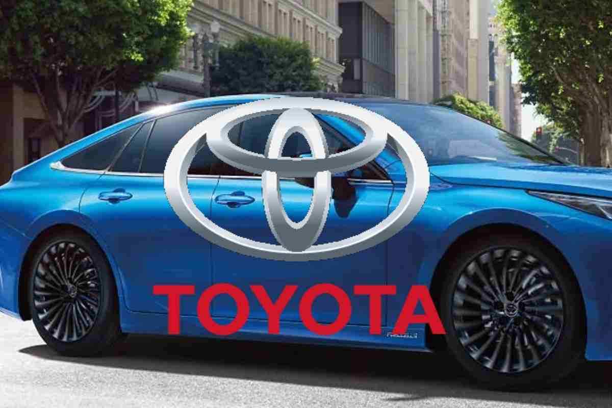 Toyota Mirai motore idrogeno novità auto elettrica benzina