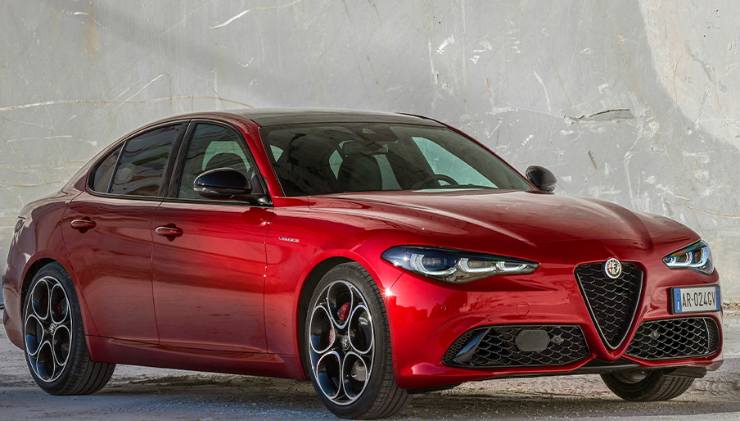 Alfa Romeo Giulia scatta il richiamo