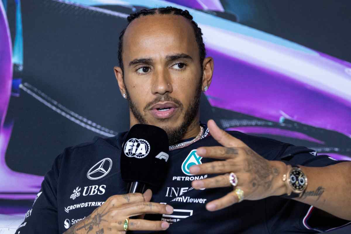 Quali lingue parla Lewis Hamilton? 