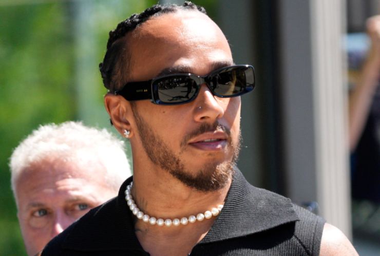 Lewis Hamilton parla già da ferrarista 