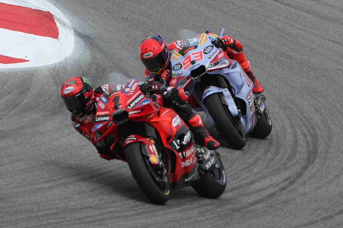 Marquez e Bagnaia, il gesto che non è passato inosservato: come stanno le cose tra i 2 (VIDEO)