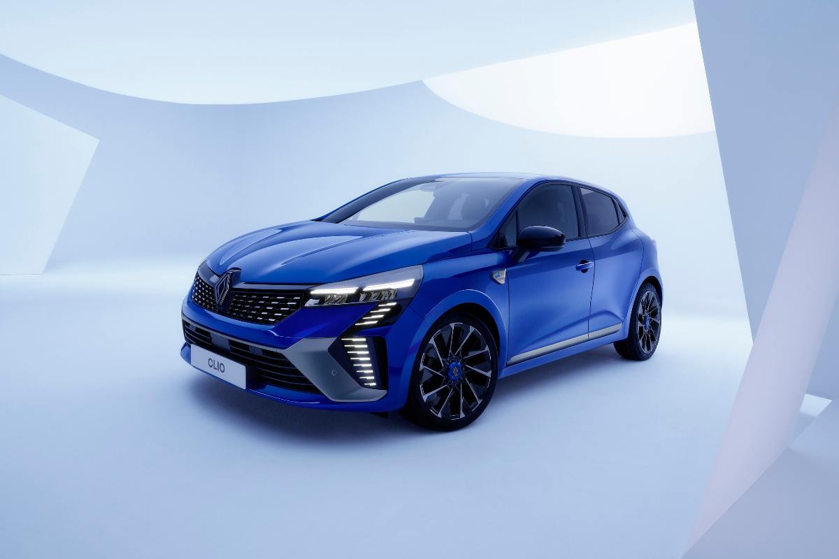 Renault Clio copia dal Giappone