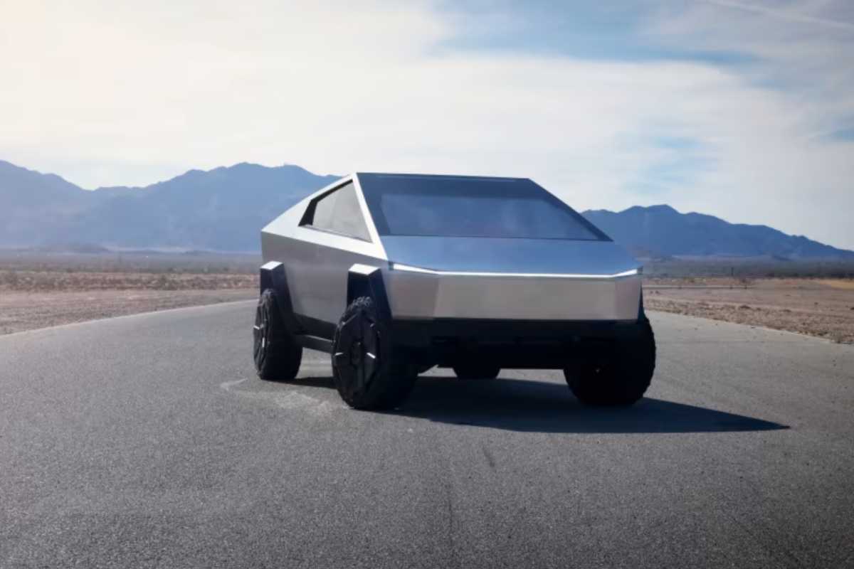 Tesla richiamo Cybertruck