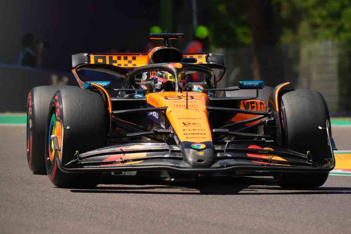 F1 Oscar Piastri in pole position