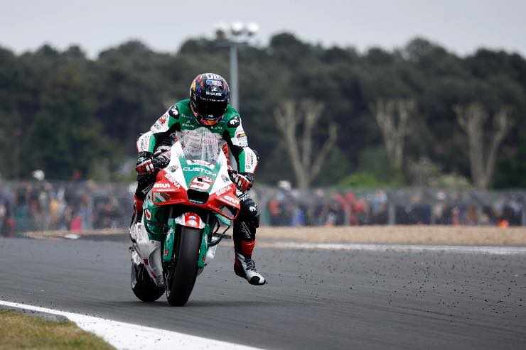 Johann Zarco sbanca con una grande scelta tattica