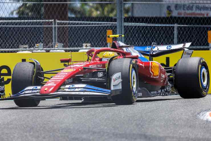 Lewis Hamilton sul podio