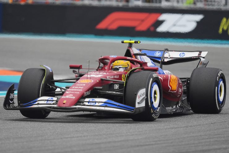 Lewis Hamilton figura barbina