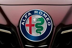 Nuova Alfa Romeo estrema, un manager spiffera tutto: sarà ancora più bella e potente