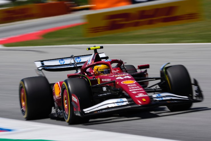 Lewis Hamilton diventa un caso