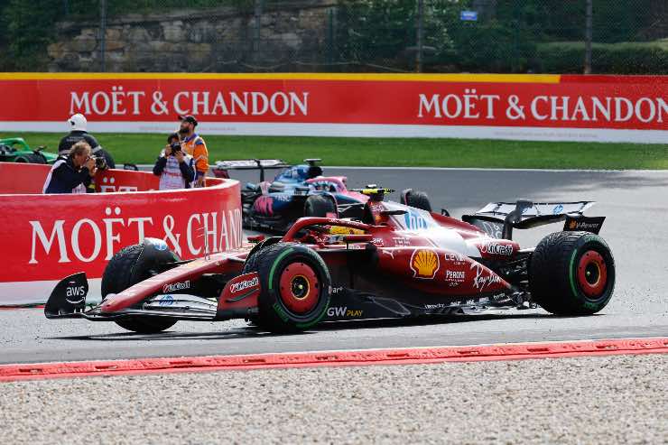 Lewis Hamilton zero podi nelle prime tredici gare