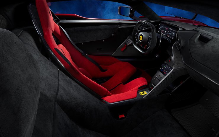 Ferrari F80 interni capolavoro assoluto