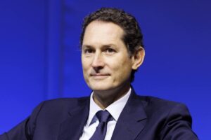 John Elkann nuova umiliazione per l'Italia