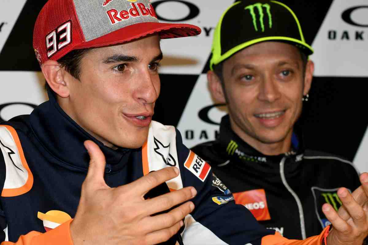 Marquez e Valentino Rossi incontro in bit-lane