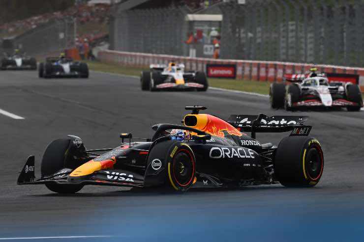 Max Verstappen per Hamilton non arriverà in Ferrari