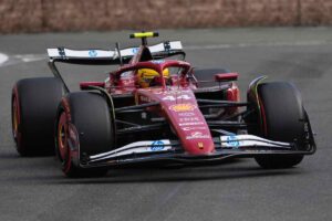 Hamilton clamorosa decisione