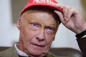 Niki Lauda agghiacciante immagine del casco