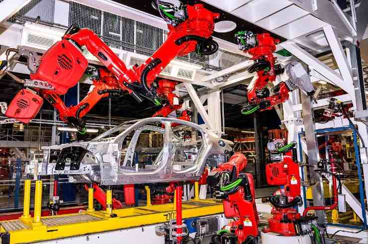 Produzione auto fronte comune contro la UE