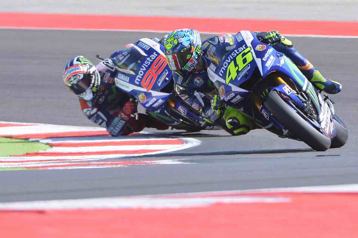 Valentino Rossi ed Jorge Lorenzo furia sul 2015