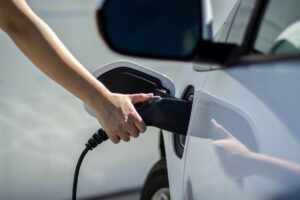 Auto elettrica rivoluzione totale