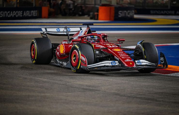 Charles Leclerc sembra un passeggero