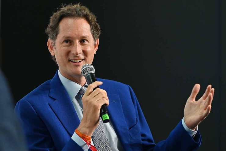 John Elkann addio a Torino da 20 miliardi di euro