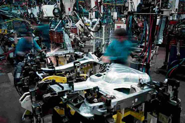 Produzione auto crisi chip