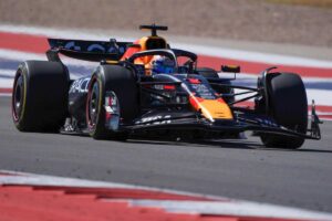 Verstappen lezione alla Ferrari