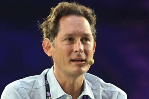 Commento su Ferrari e su Elkann