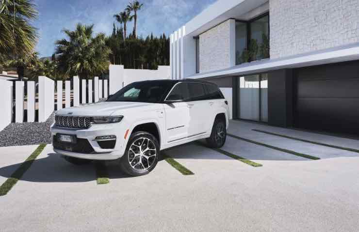 Jeep 4xe rischio incendio