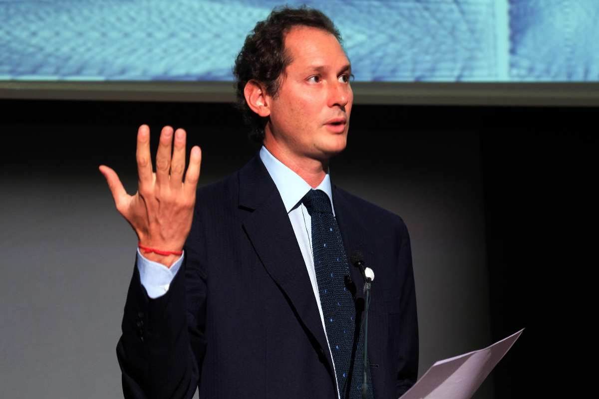 John Elkann guerra alle auto elettriche
