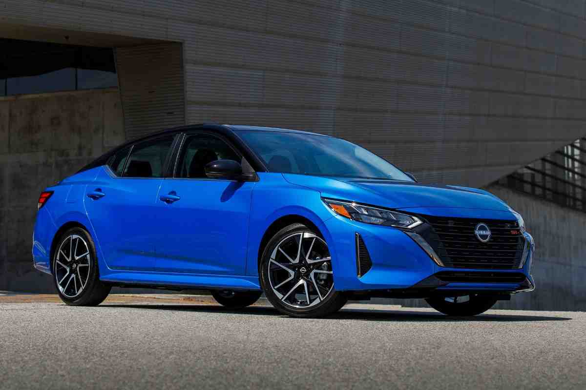 Nissan corre ai ripari