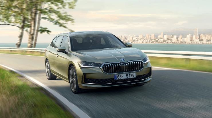 Skoda Superb 2.831 km con un pieno