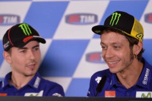 Lorenzo a difesa di Valentino Rossi