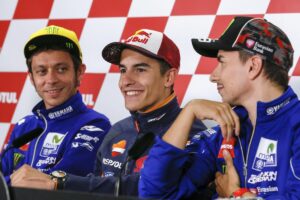 Valentino Rossi Marc Marquez ed Jorge Lorenzo attacco totale