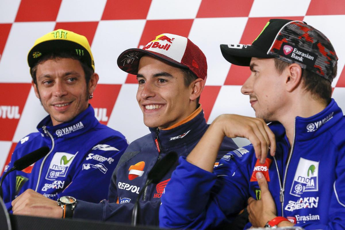 Valentino Rossi Marc Marquez ed Jorge Lorenzo attacco totale