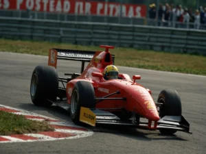 Montoya e la Bacchetta d'Oro: Retroscena del 1997 nella Carriera del Pilota Colombiano in F3000