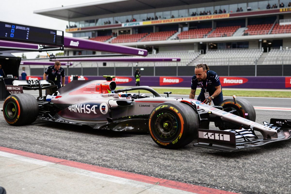 F1, Lewis Hamilton: scherza sull'errore al via
