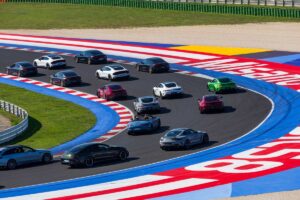 Mercedes-AMG accende Misano: oltre 200 appassionati in pista e debutto per le nuove GT Coupé 4 e CLA 45